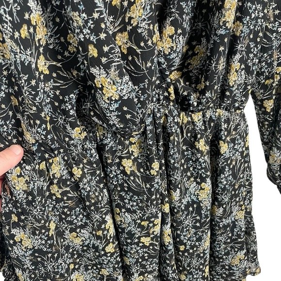 NWOT ASTR The Label Faux Wrap Blouson Chiffon Dress in Black/Gold Size M - Picture 14 of 17